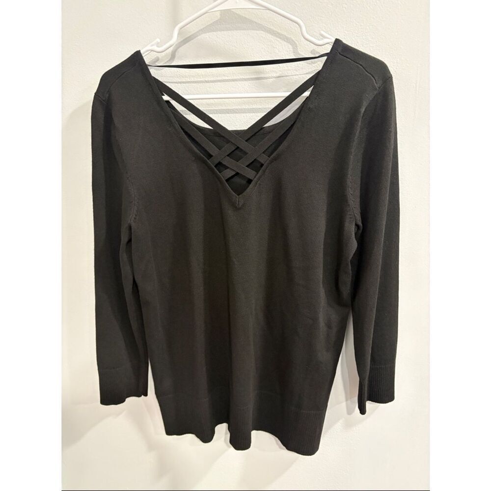 Cable & Gauge Black Long Sleeve Top with Crisscross Back - Picture 2 of 6